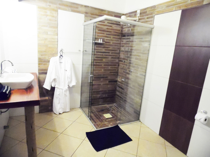 Bathroom 5, Hotel Il Nuraghe, Aracati