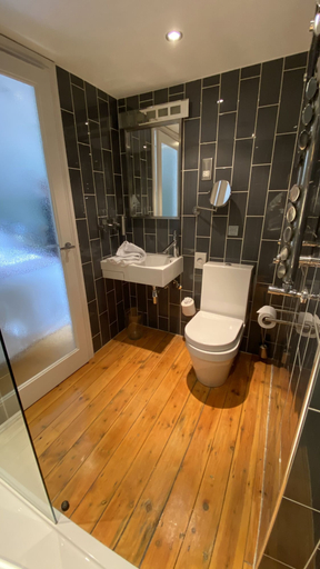 Bathroom 4, Hickman Hill Hotel, Lincolnshire