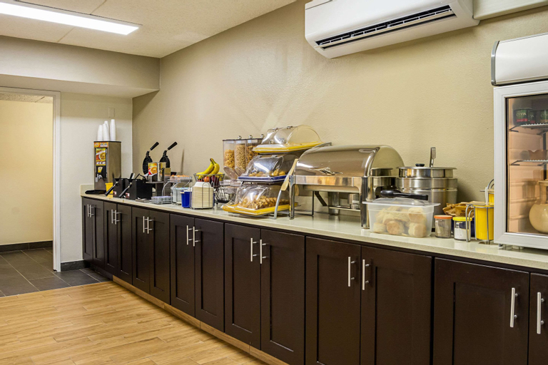 Food & Drinks 5, Quality Inn & Suites Clackamas – Portland, Clackamas