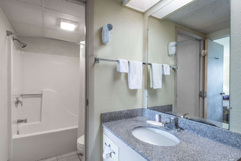 Bathroom 3, Lunar Inn, Auglaize