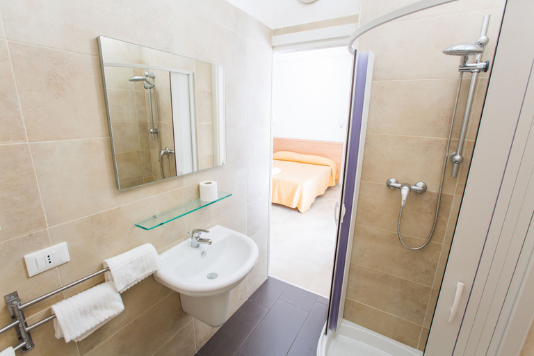 Bathroom 5, Villa Coppitella Rooms & Apartments, Foggia
