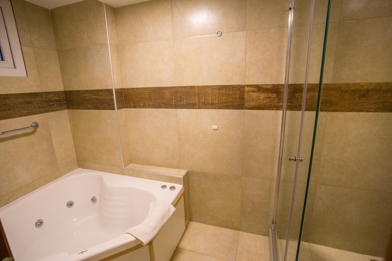 Bathroom 5, Hotel Ayres del Nahuel, Bariloche