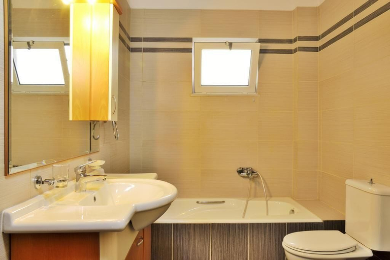 Bathroom, Elia Kounoupidiana, Crete