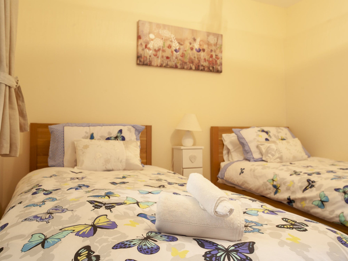 Bedroom 3, Garden Apartment On The Beach, Isle of Wight