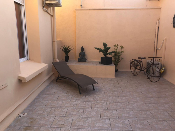 Others 5, Hôtel Le Carnon, Hérault