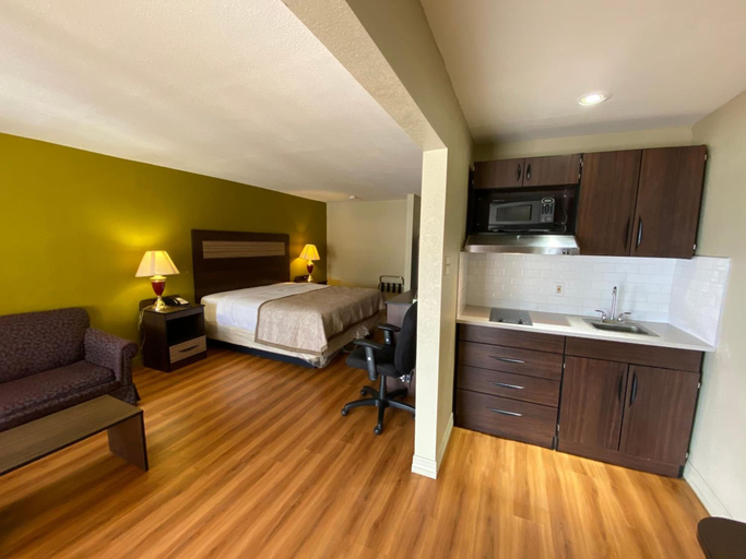 Bedroom 3, Stratford House Inn and Suites, Bell