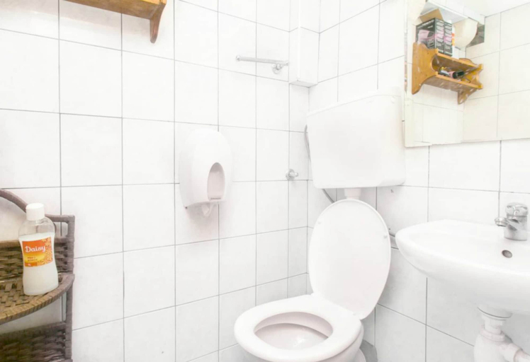 Bathroom, The City Place Hostel, Dubrovnik