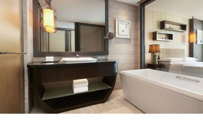 Bathroom 5, Sheraton Shanghai Waigaoqiao Hotel, Shanghai
