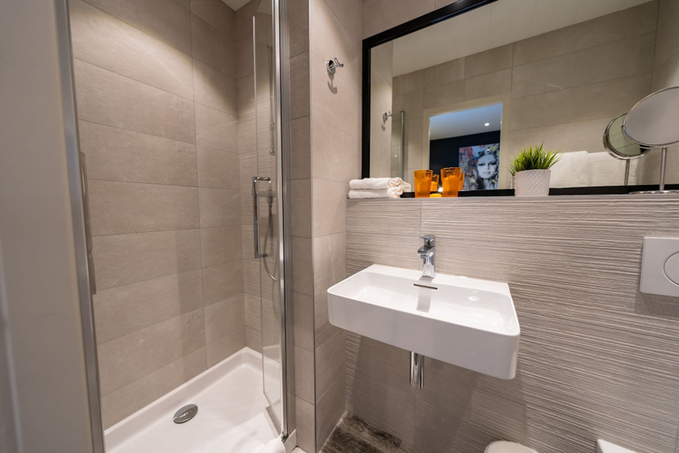Bathroom 4, Allobroges Park Hotel, Haute-Savoie