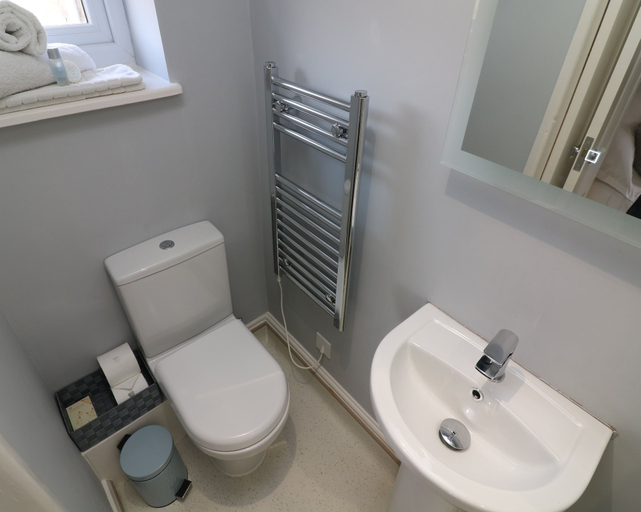 Bathroom 4, Inglenook Guest House, North Yorkshire