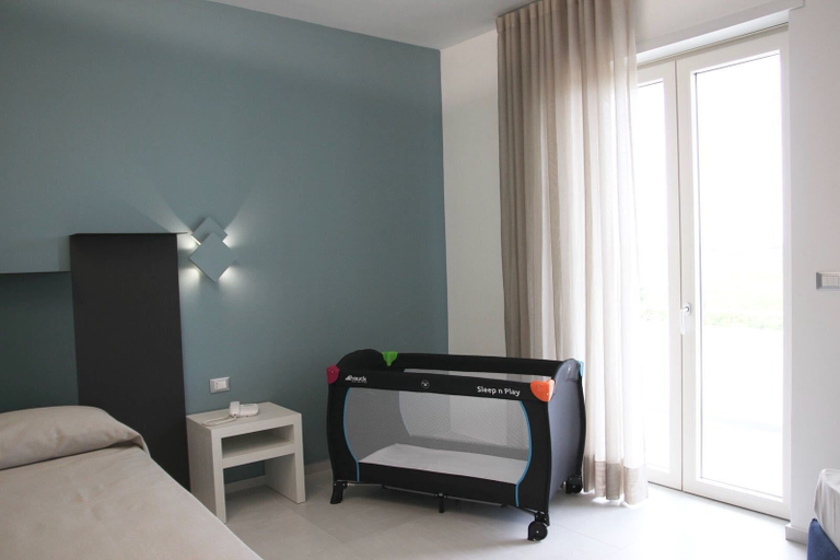 Bedroom 5, Alfema Rooms, Lecce