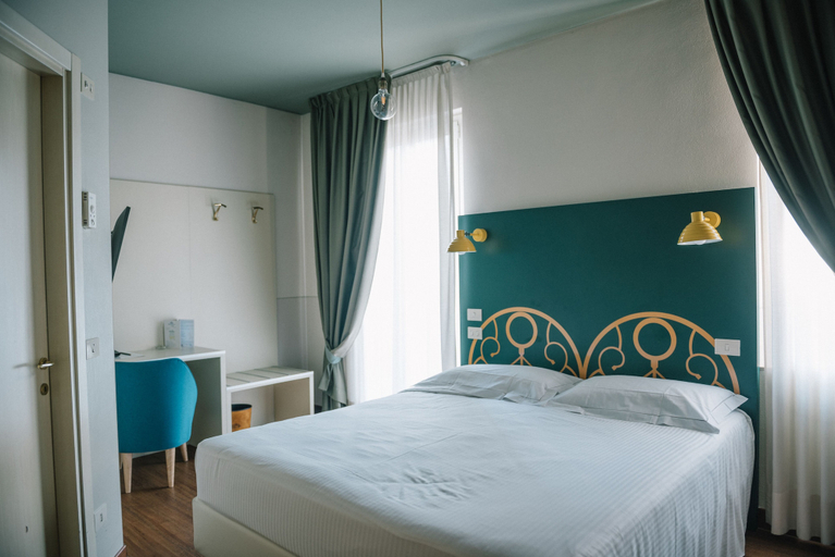 Bedroom 4, Hotel Torino, Parma