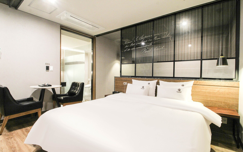 Bedroom 2, 2Night Hotel, Ulju