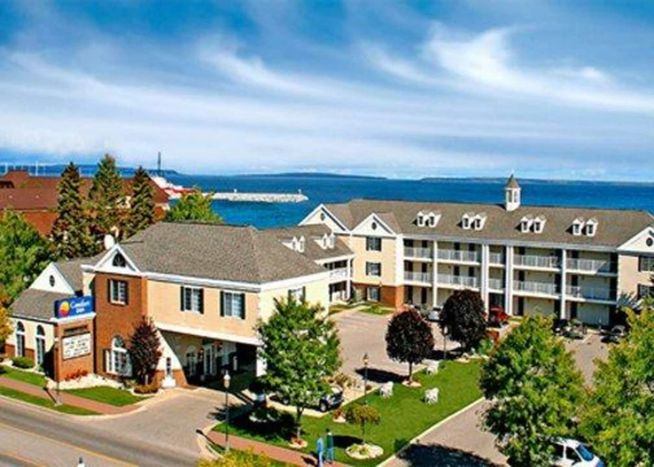 Exterior & Views