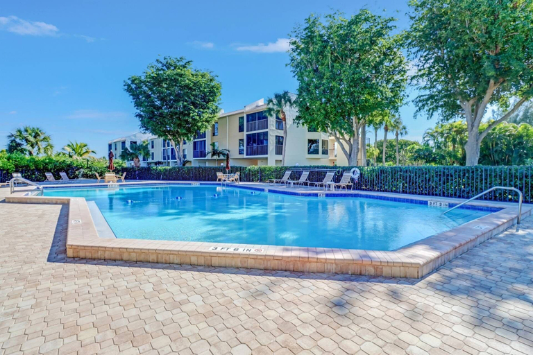 Pool 2, 21400 Bay Village Dr #204, Lee