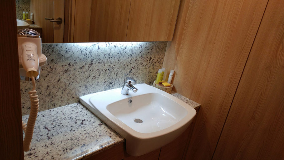 Bathroom 4, Acube Hotel, Jung