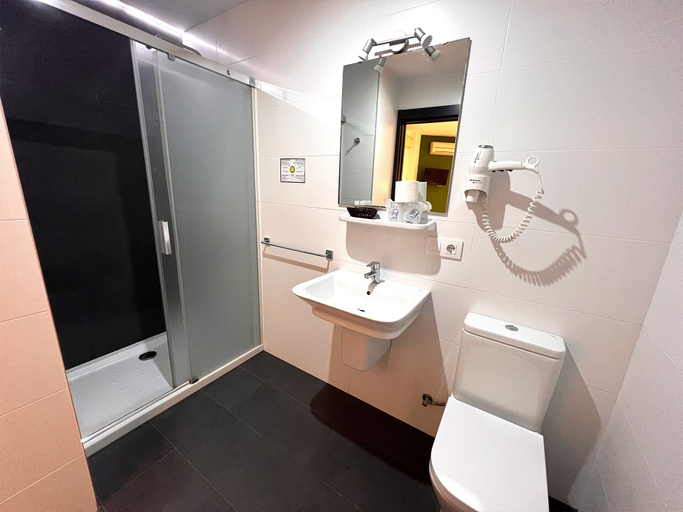 Bathroom 5, Hostal La Janda, Cádiz
