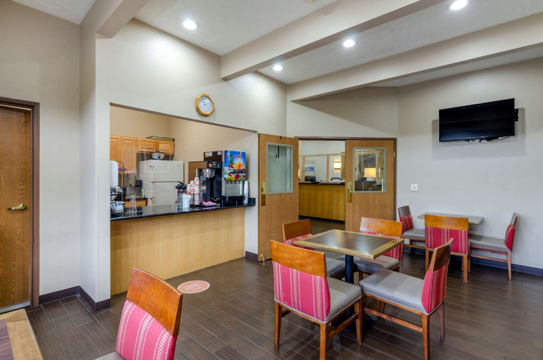 Food & Drinks 5, Comfort Inn Atkins-Marion I-81, Smyth