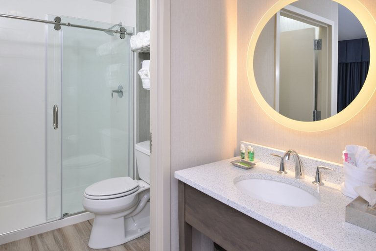 Bathroom 3, Anchored Inn at Hidden Harbour Marina, Anne Arundel