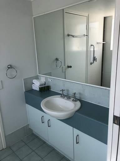 Bathroom 3, Tripcony Quays Apartments, Caloundra - Caloundra S.