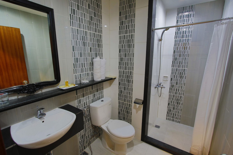 Bathroom 4, The Jayakarta Cisarua, Bogor