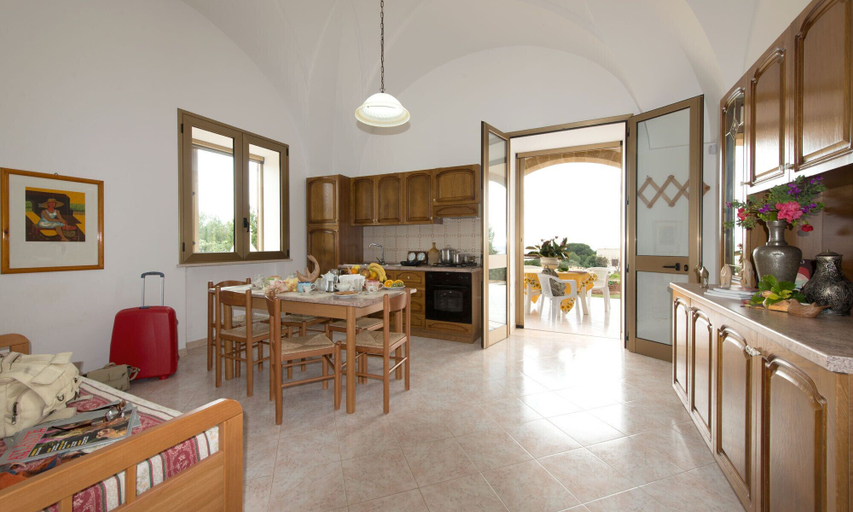 Others 5, Villa Carolina, Lecce