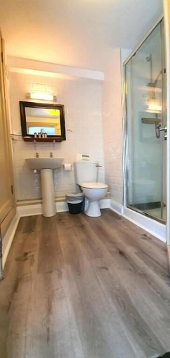 Bathroom 5, The Gate Hotel, Dublin