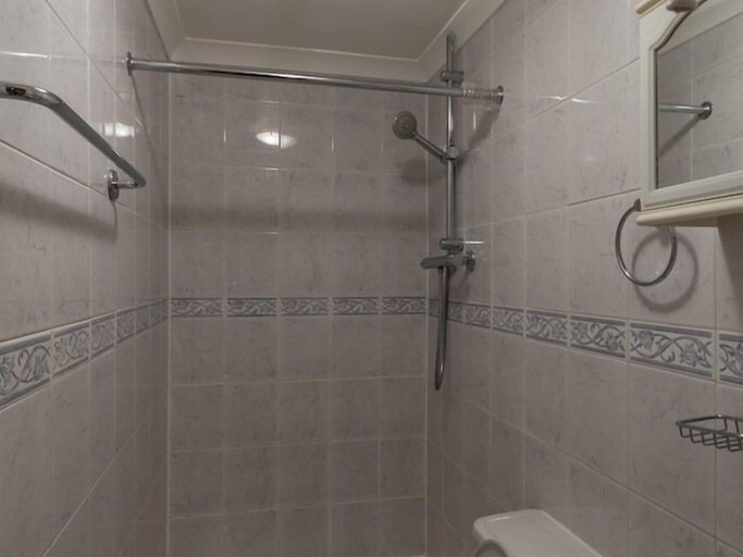 Bathroom 4, Spacious Centrally Located One Bed, London