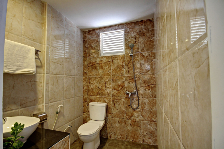 Bathroom 5, Crown Beach Hotel Maldives, Kaafu Atoll