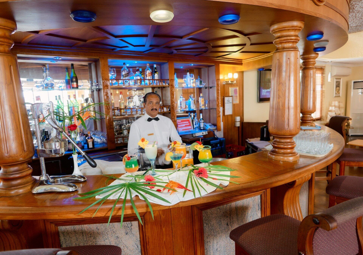 Food & Drinks 5, Gold Crest Hotel