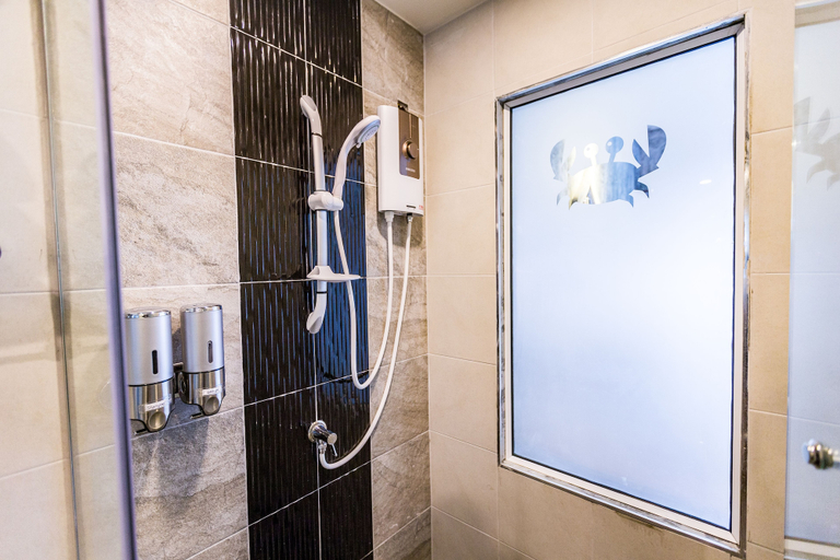 Bathroom 5, Maneetel Krabi Beachfront, Mueang Krabi