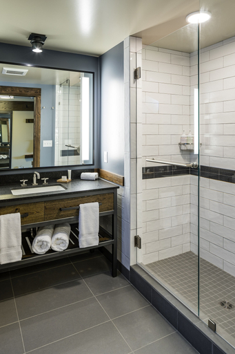 Bathroom 5, Sage Lodge, Park