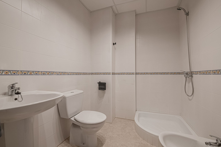 Bathroom 4, Apartamentos Santiago, Sevilla