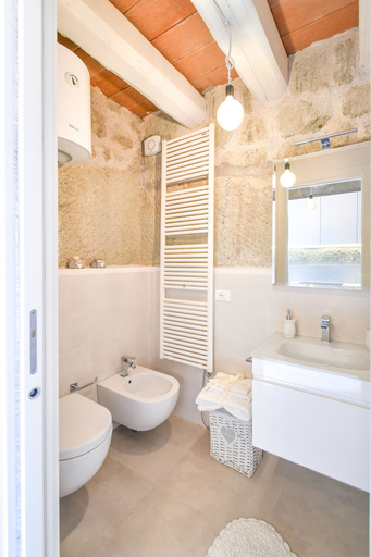 Bathroom 4, Tenuta C'est la Vie, Napoli