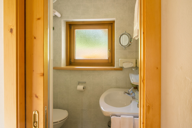 Bathroom 5, Villa Insam, Bolzano
