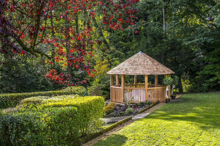 Exterior & Views 2, Classic Lodges The Old Swan Hotel, North Yorkshire