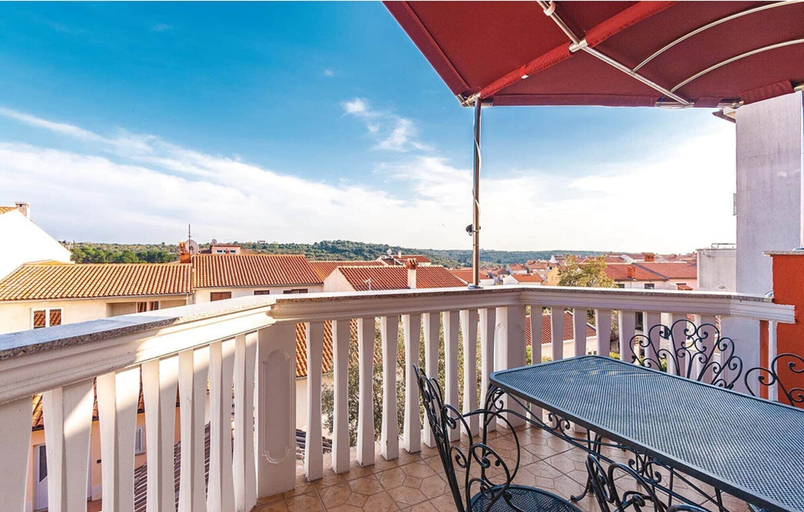 Others 4, Apartment 1836, Pula
