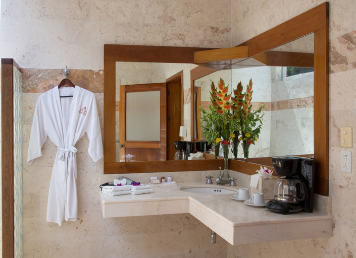 Bathroom 4, Hacienda Uxmal Plantation & Museum, Santa Elena