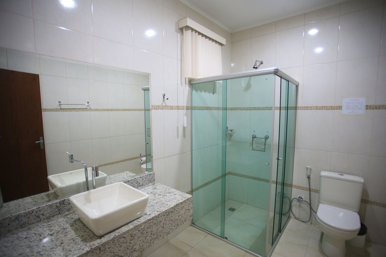 Bathroom 4, Larison Hotéis ECONOMY, Porto Velho