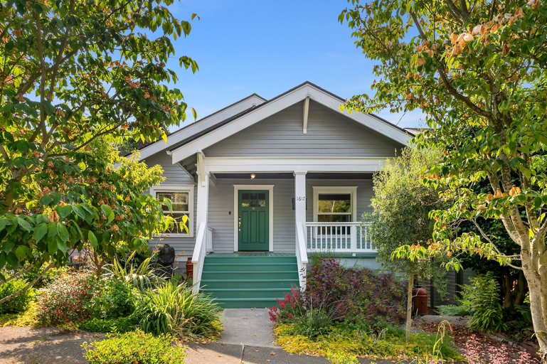 Exterior & Views, Seattle Vacation Home: The Campus, Seattle