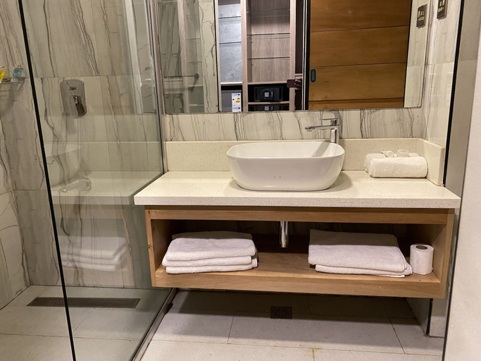 Bathroom 4, Fairway Hotel & Spa, Kampala