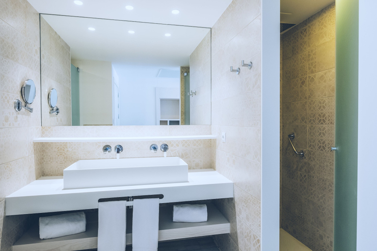Bathroom 5, Iberostar Selection Marbella Coral Beach                                        , Málaga