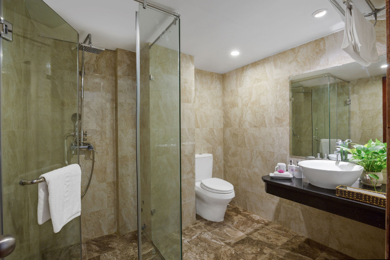 Bathroom 4, Splendid Holiday Hotel, Hoàn Kiếm
