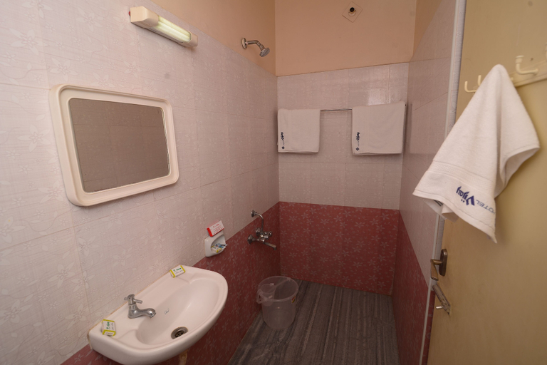 Bathroom 4, Hotel Vijay, Madurai