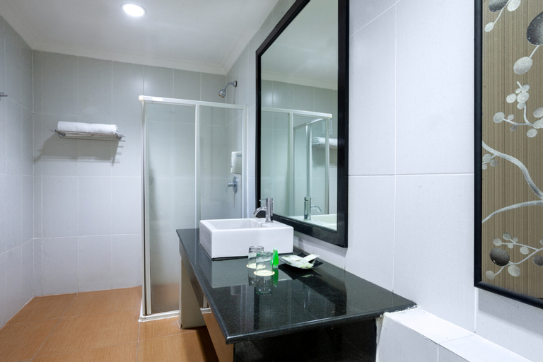 Bathroom 9
