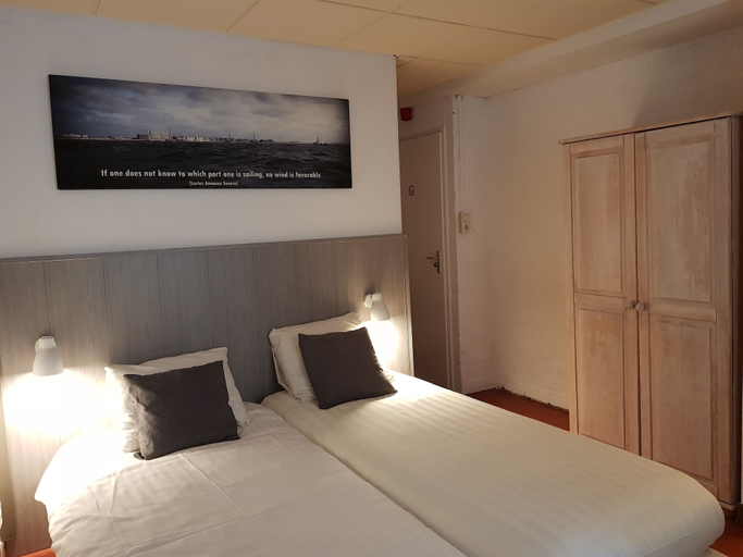 Bedroom 3, Hotel le Provencal, Sluis