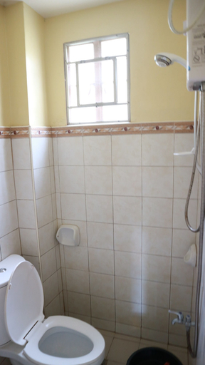 Bathroom 4, Danel Pensionne House, Tacloban City