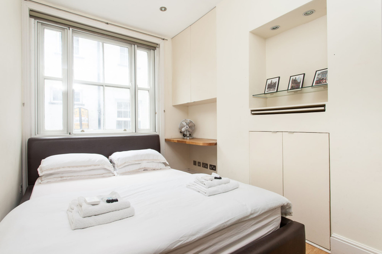 Bedroom 2, Oxford Street Soho Fitzrovia BasicStudio, London