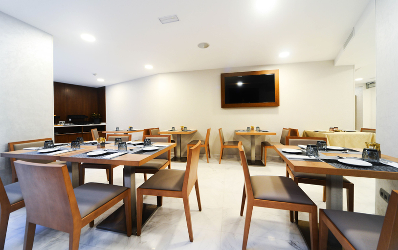 Food & Drinks 5, Golden Star Casablanca, Casablanca