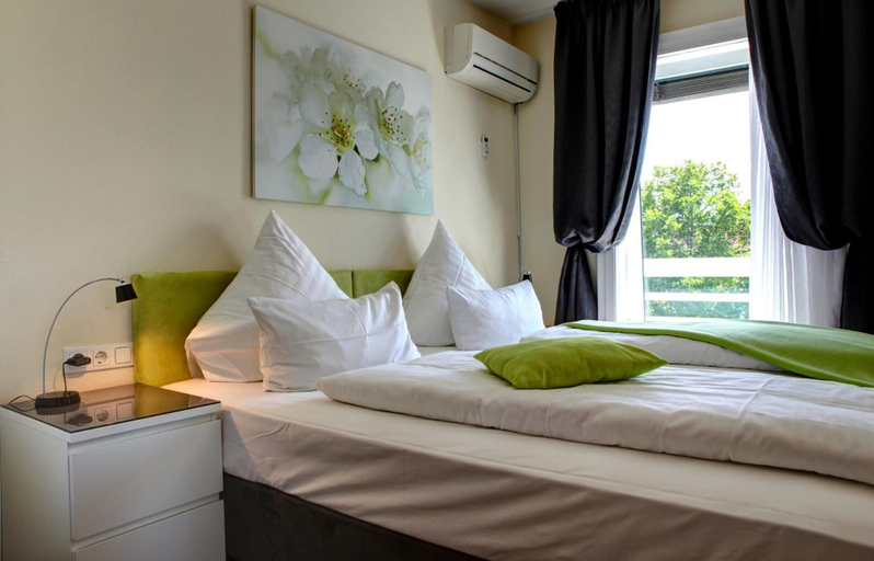 Bedroom 4, Gartenstadt Hotel, Ludwigshafen am Rhein